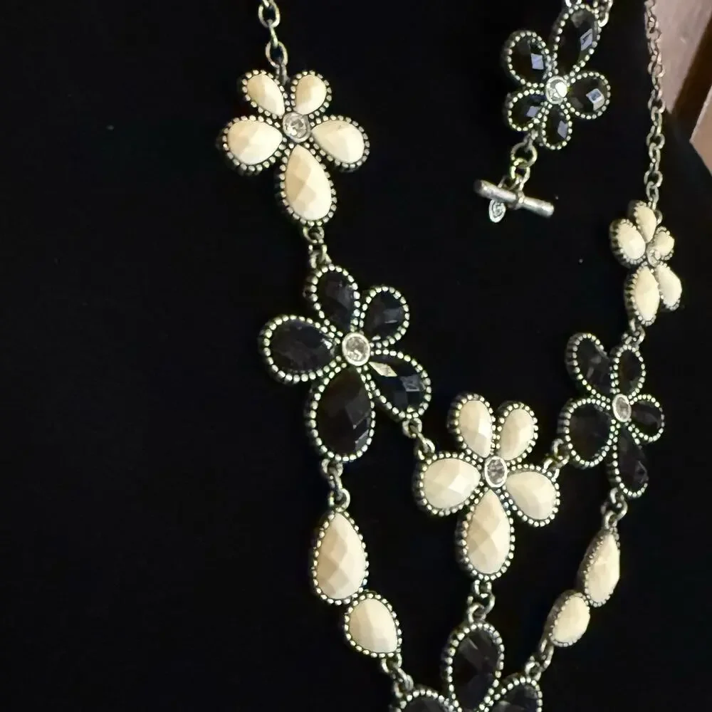 VTG Premier Designs Silvertone Black Cream Rhinestone Daisy Necklace & Bracelet